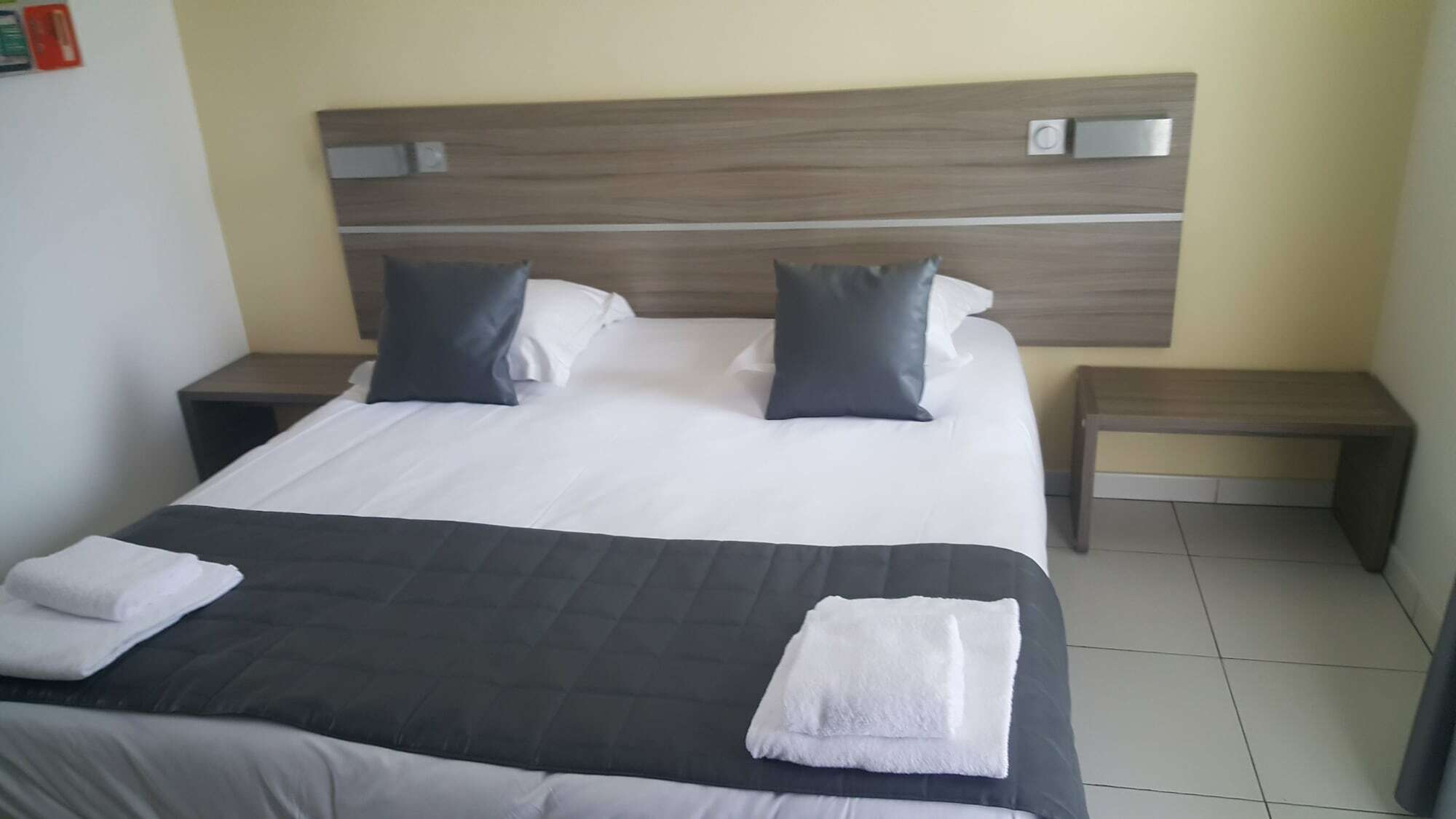 Hotel Le Cay Roquebrune-sur Argens Zewnętrze zdjęcie